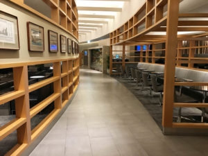 成田空港のラウンジ