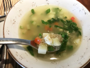 キヌアのスープ