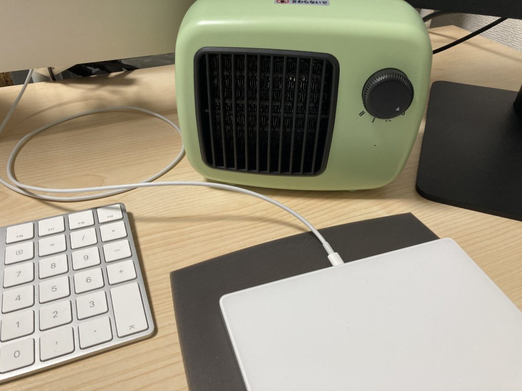 小型 ファンヒーター 足元 2秒速暖 セラミックヒーター Focondot