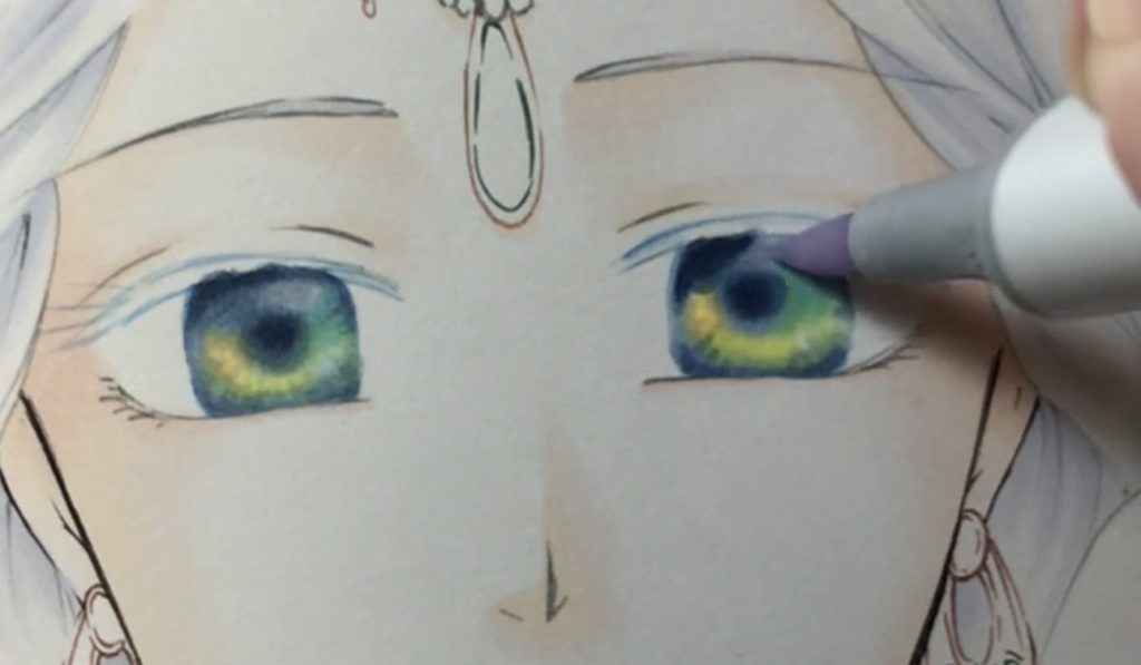 右目も同じように塗る