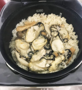 冷凍牡蠣を活かした調理例：牡蠣ご飯